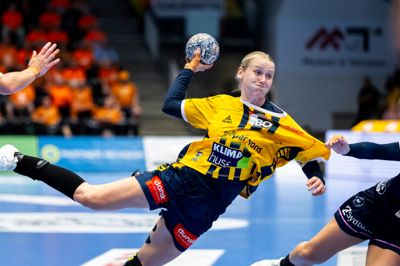 Emma Lindqvist og resten af Ikast-kvinderne kan se frem til en udekamp i Holstebro i ottendedelsfinalen af landspokalturneringen.