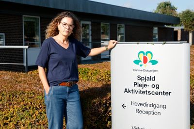 Siden forstander Kamilla Brink tiltrådte stillingen 17. august, er hun kommet i modvind blandt en stor gruppe af medarbejderne. Sagen er kulmineret med, at medarbejderne har sendt et brev om deres bekymring over forholdene på Spjald- Pleje og Aktivitetscenter til bestyrelsen i Danske Diakonhjem.