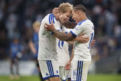 FC Københavns Mads Emil Madsen scorede til 2-0 og jublede sammen med Robert Silva i torsdagens 4-1-sejr over Inter Turku i Conference League.