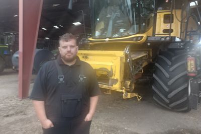 Kibæk Maskinstation har i dag 28 ansatte. Medejer Emil Bang Jensen frygter nye skærpede krav til landbruget kan halvere den 70 år gamle virksomhed og øge affolkningen af landområderne.