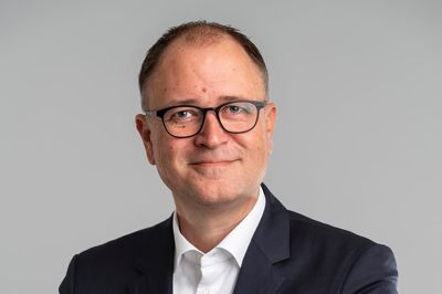Tidligere folketingskandidat for Venstre i Ringkøbing-kredsen og også tidligere direktør for Erhvervsrådet i Ringkøbing-Skjern Kommune Kenneth Mikkelsen vende nu retur til kommunen i rollen som handelsdirektør