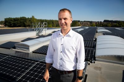 Direktør og ejer af Haarup Maskinfabrik Hans Christensen håber, at indeværende regnskabsår byder på færre udgifter og mere salg.