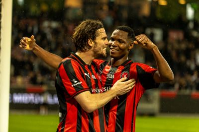 Mads Bech Sørensen (t.v.) og Ousmane Diao er begge tilbage i fuld træning og skal efter planen spille i lørdagens testkamp mod FC Fredericia.