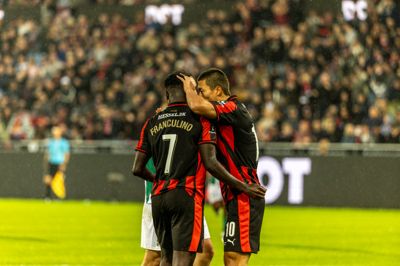 Franculino er nu fortid i klubben, og dermed hviler et tungere ansvar på Cho samt Friday Etim.