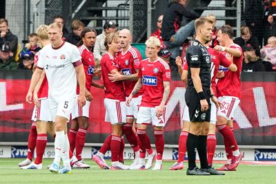 William Kirk bragte SIF foran efter et lille kvarters spil af første halvleg mod FC Midtjylland.