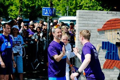 Det er endnu ikke offentliggjort, hvem der skal repræsentere kongefamilien ved Royal Run i Silkeborg. Da Herning var vært for Royal Run i 2023, deltog daværende kronprins Frederik i løbet.