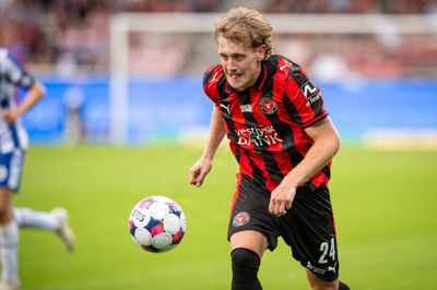Oliver Sørensen forlod sidste sommer FC Midtjylland til fordel for italienske Parma. Nu er midtbanespilleren angiveligt på vej til skotske Celtic på en lejeaftale.