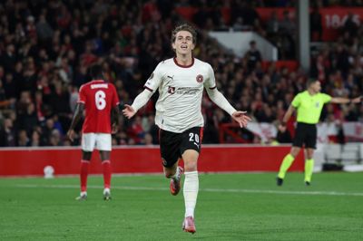 Valdemar Byskov jubler over sin måske mest mindeværdige FCM-scoring, sejrsmålet på udebane mod Nottingham Forest 2. oktober 2025. Herningenseren nåede 15 træffere for FC Midtjyllands førstehold.