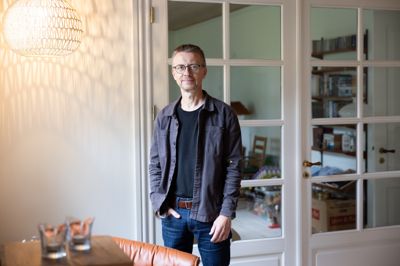 Brian Krüger Iversen er landet godt i præstegården i Ejstrupholm. Den 58-årige præst var tidligere provst i Herning Søndre Provsti.