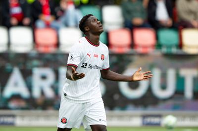 Franculino Djú kommer ikke på banen i aftenens kamp mod AGF. Han er blevet slettet fra kamptruppen på grund af transferinteressen for ham.