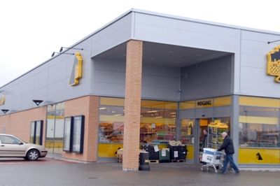 Netto i Ikast måtte tilbageholde en ung mand, til politiet kom, fordi han forsøgte at stjæle fra butikken.