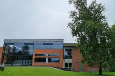 Fursund Skole kan både blive et plakatmuseum og et kulturhus, hvis borgernes ønsker går i opfyldelse.