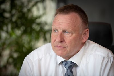 Favrskov-borgmester Lars Storgaard (K), ærgrer sig over, at Hammel Furniture er gået konkurs.