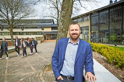 Skive Gymnasiums rektor Lars Erik Nielsen tror, at eleverne tager mere fritidsarbejde, hvis de ikke kan få SU.