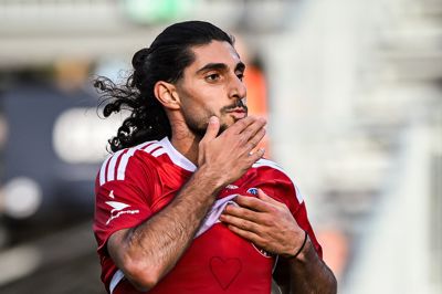 Når SIF spiller i rødt, har Rami Al Hajj altid trøjen med hyldesten til bedsteforældrene på. Han håber, at han snart skal vise den frem igen. Gerne allerede på søndag mod Viborg FF.