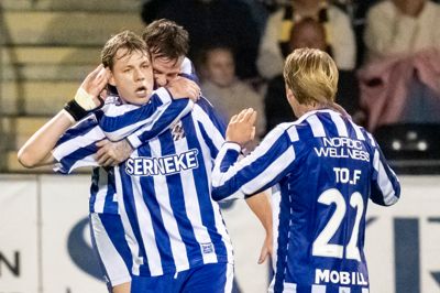 Alexander Simmelhack t.v.) er kommet godt fra land i svenske IFK Göteborg, og mandag aften scorede den tidligere SIF-angriber sit første mål i Allsvenskan.