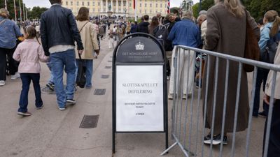 Over 46.000 har været forbi for at se afdøde kong Haralds båre
