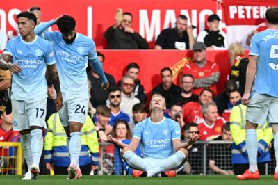 Erling Haaland fejrer sit sejrsmål mod Manchester United.