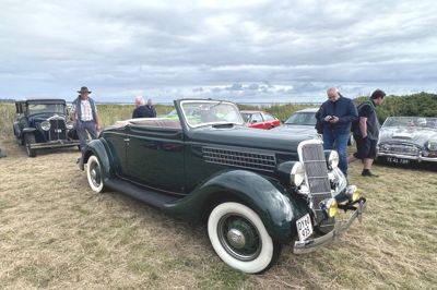 Kun afbrudt af en kort, men heftig regnbyge midtvejs, var vejret perfekt til den 21. udgave af Lundø Classic Motor Show.