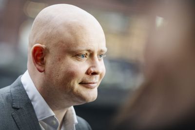 På et samråd mandag siger skatteminister Jakob Engel-Schmidt (M), at regeringen så hurtigt som muligt vil sænke den generelle fødevaremoms og fjerne den for frugt og grønt.