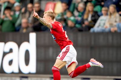 Lucas Riisgaard har scoret i de to seneste superligakampe, og nu kan han få debut for U21-landsholdet.