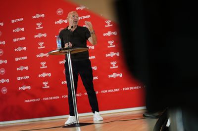 Landstræner Brian Riemer præsenterede tirsdag sin trup til Nations League-kampene mod Norge, Wales og Portugal i de kommende uger.
