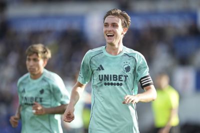 William Clem, der her ses under superligakampen mod OB, bar tirsdag anførerbindet for FC København. Midtbanespilleren bidrog også med en scoring.