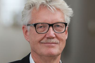 Tidligere provst Anders Bonde er næste oplægsholder til foredragsrækken "Højskoleformiddage" i Ikast Kirkecenter.