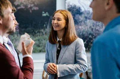 Klima-, energi- og forsyningsminister Samira Nawa (R) har besluttet sig for at droppe et vindmølleloft fra 2018.