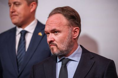 Dan Jørgensen påpeger, at også olieselskaber skal betale afgift og kvotepris for at udlede CO2.