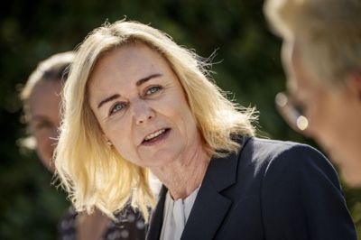 De Konservative med formand Mona Juul i spidsen holder landsråd i weekenden. Her vil partiet blandt andet præsentere et udspil om at sanktionere indvandrerforældre, hvis deres børn begår personfarlig kriminalitet.