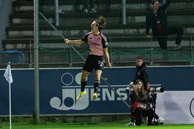 Alexander Priesborg Madsen er en af de spillere, der har fået chancen under Morten Dahm Kjærgaards ledelse, og den 21-årige stopper har grebet chancen. Fredag aften scorede han sit første superligamål og fremprovokerede tilmed et rødt kort i udesejren over Lyngby.