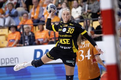 Clara Lerby sprudlede med ni mål for Nykøbing Falster Håndbold, som tog sin første sejr i denne sæsons Champions League.
