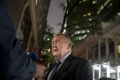 Udenrigsminister Lars Løkke Rasmussen (M), som natten til mandag ankom til New York, ser frem til, at Grønland med færdigforhandlet aftale kan få ro efter en turbulent periode med amerikanske trusler.