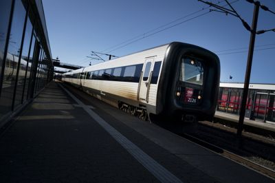 Flere togafgange på Sjælland er aflyst eller ændret mandag morgen og formiddag grundet en sporskiftefejl ved Østerport.