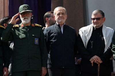 Den iranske præsident, Masoud Pezeshkian (mf.), og den iranske udenrigsminister, Abbas Aragchi, skal repræsentere landet ved FN's Generalforsamling de kommende dage. Dele af præsidentens delegation er dog blevet nægtet indrejse til USA forud for mødet.