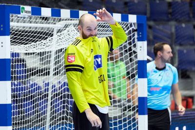 Der har både været gode og dårlige præstationer fra Sebastian Frandsen, efter den tårnhøje keeper vendte retur til Bjerringbro-Silkeborg. Mandag aften havde han stor andel i pokalsejren over KIF Kolding.