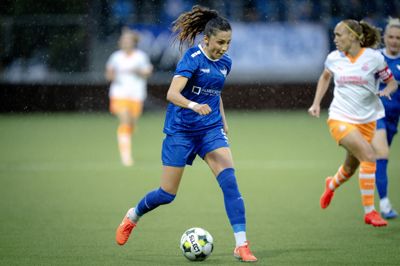 HB Køges Nadia Nadim - her mod PSV - har scoret fire mål i de seneste tre ligakampe.