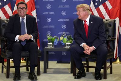 USA's præsident kalder Storbritanniens premierminister for »en født forretningsperson«, da de to mødes tirsdag i New York.