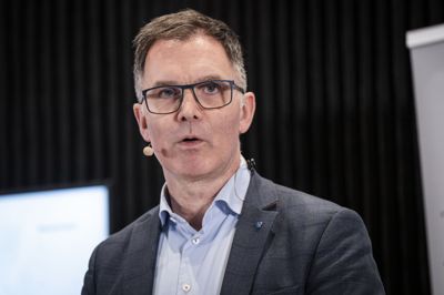Peter Møllgaard, formand for Klimarådet, fremhæver en CO2-udledning fra regeringens momsplaner.
