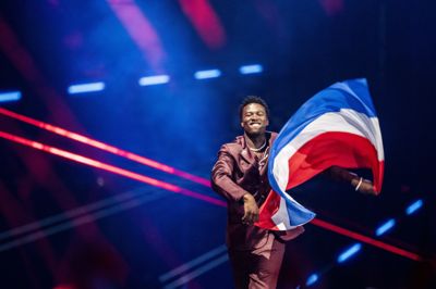 Holland deltog senest i Eurovision i 2025, hvor landet var repræsenteret af Claude og sangen »C'est la vie«. Holland har vundet Eurovision fem gange i grandprixets historie. Senest var i 2019.