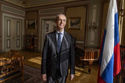 Vladimir Barbin, der er Ruslands ambassadør i Danmark, oplyser ikke, om Rusland vil reagere på den militære oprustning i Grønland.