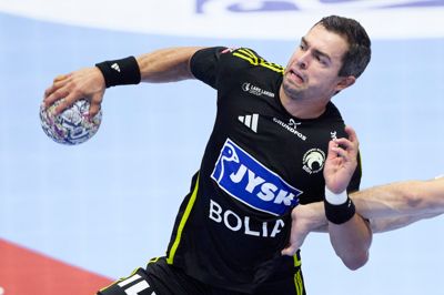 Rasmus Lauge og co. kan glæde sig over, at den afgørende pokalkvartfinale skal spilles i Jysk Arena.