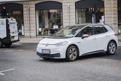 85,9 procent af de nye biler, der blev købt i Danmark i august, var elbiler, som denne fra Volkswagen.