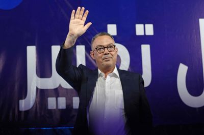 Fouzi Lekjaa, der er formand for det marokkanske fodboldforbund, er stillet op for Partiet for Autenticitet og Modernitet (PAM) ved parlamentsvalget i Marokko. Han deltog søndag ved et vælgermøde i den nordlige del af landet.