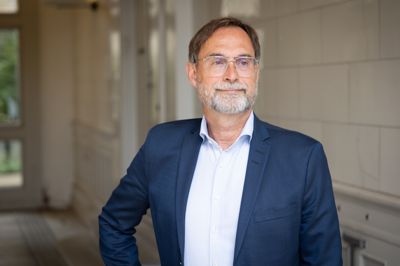 Michael Nielsen er administrerende direktør for Danskpersontransport, og mener, at andre aktører i branchen kan få problemer.