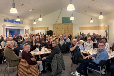 70 læsere havde fået plads, da IBF og Herning Folkeblad viste rundt på IBF, hørte om virksomheden og nød lækkert kagebord.