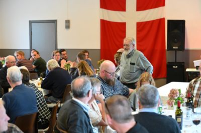Der var fuldt hus ved 70 års jubilæet i Boest Forsamlingshus for nylig. Hele 80 gæster dukkede op, fortæller husets bestyrelsesformand Jens Erik Pedersen (stående).