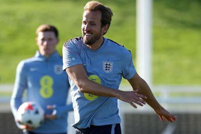 Englands anfører, Harry Kane, kan tangere rekorden for flest landskampe, hvis han spiller i de fire kommende Nations League-kampe.