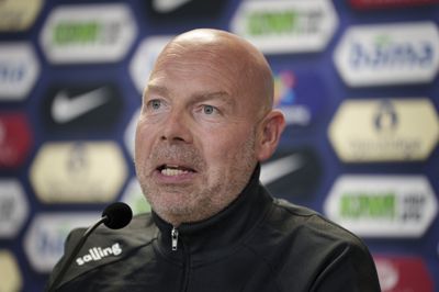 Brian Riemer har valgt sin startopstilling til kampen mod Norge.